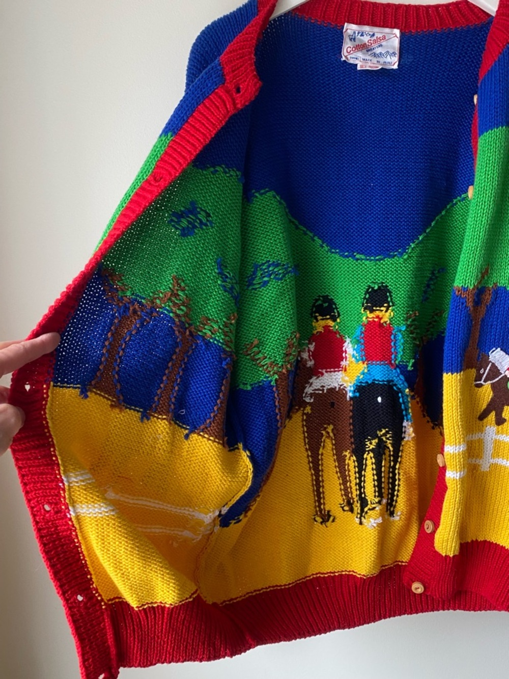 Horseriding themed 3D knit cardigan - Picture 11 of 15